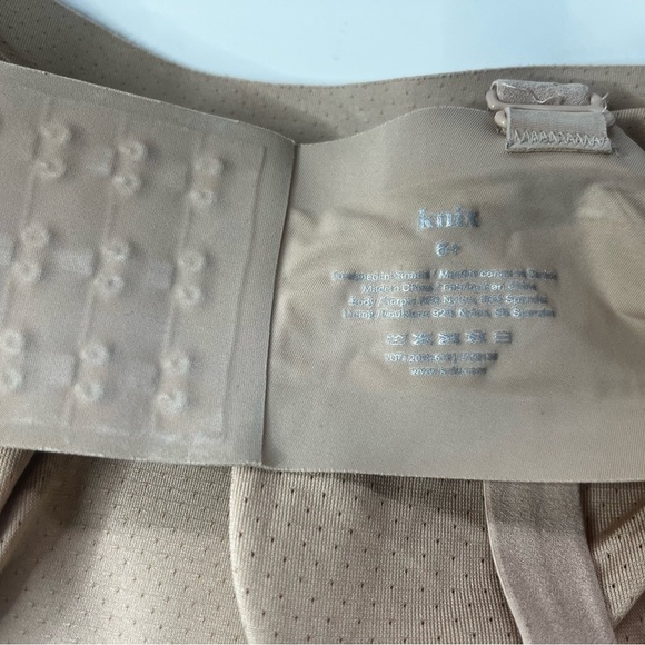 Padded V-Neck Bra - Picture 5 of 6